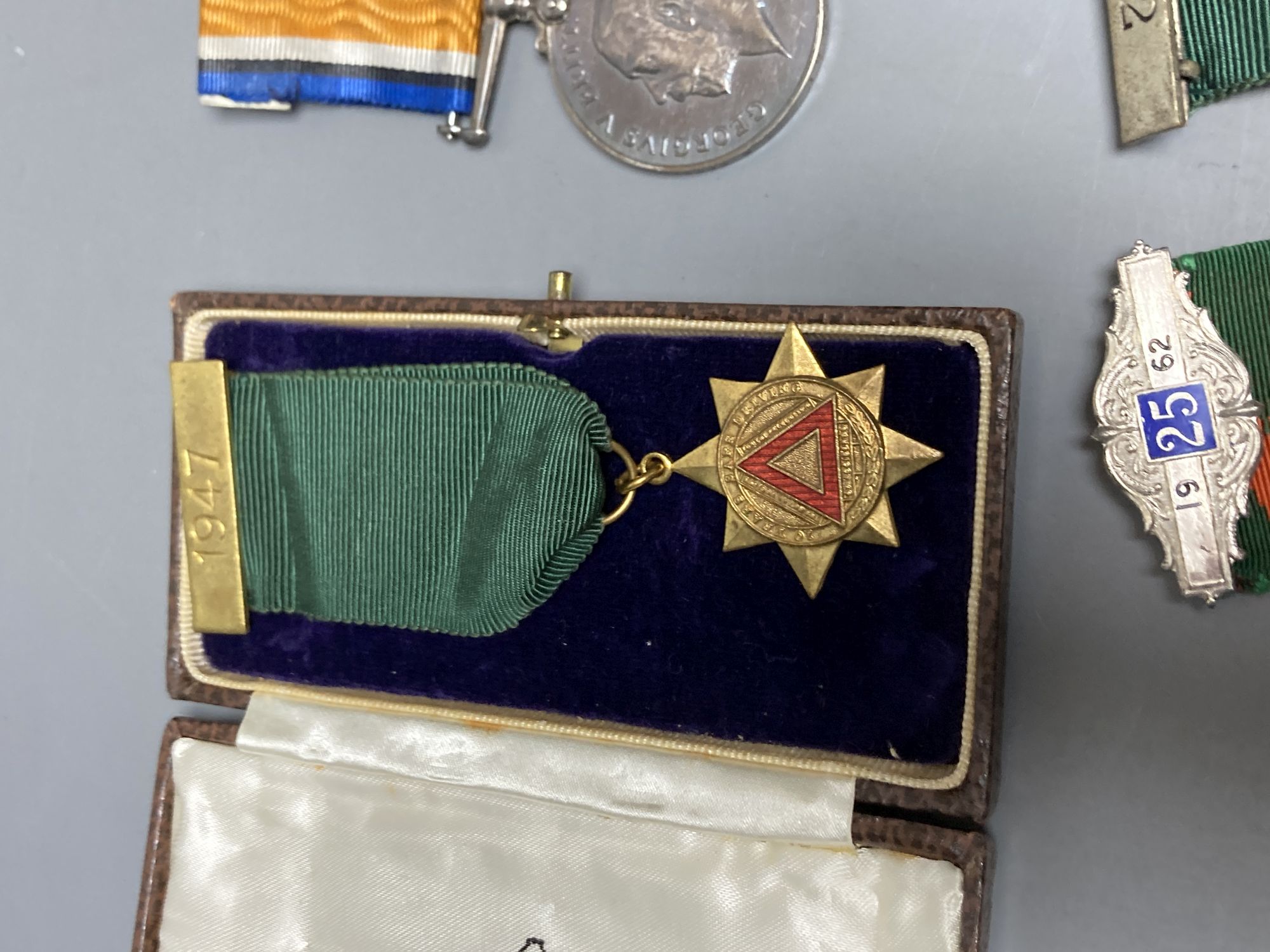 A quantity of assorted medals